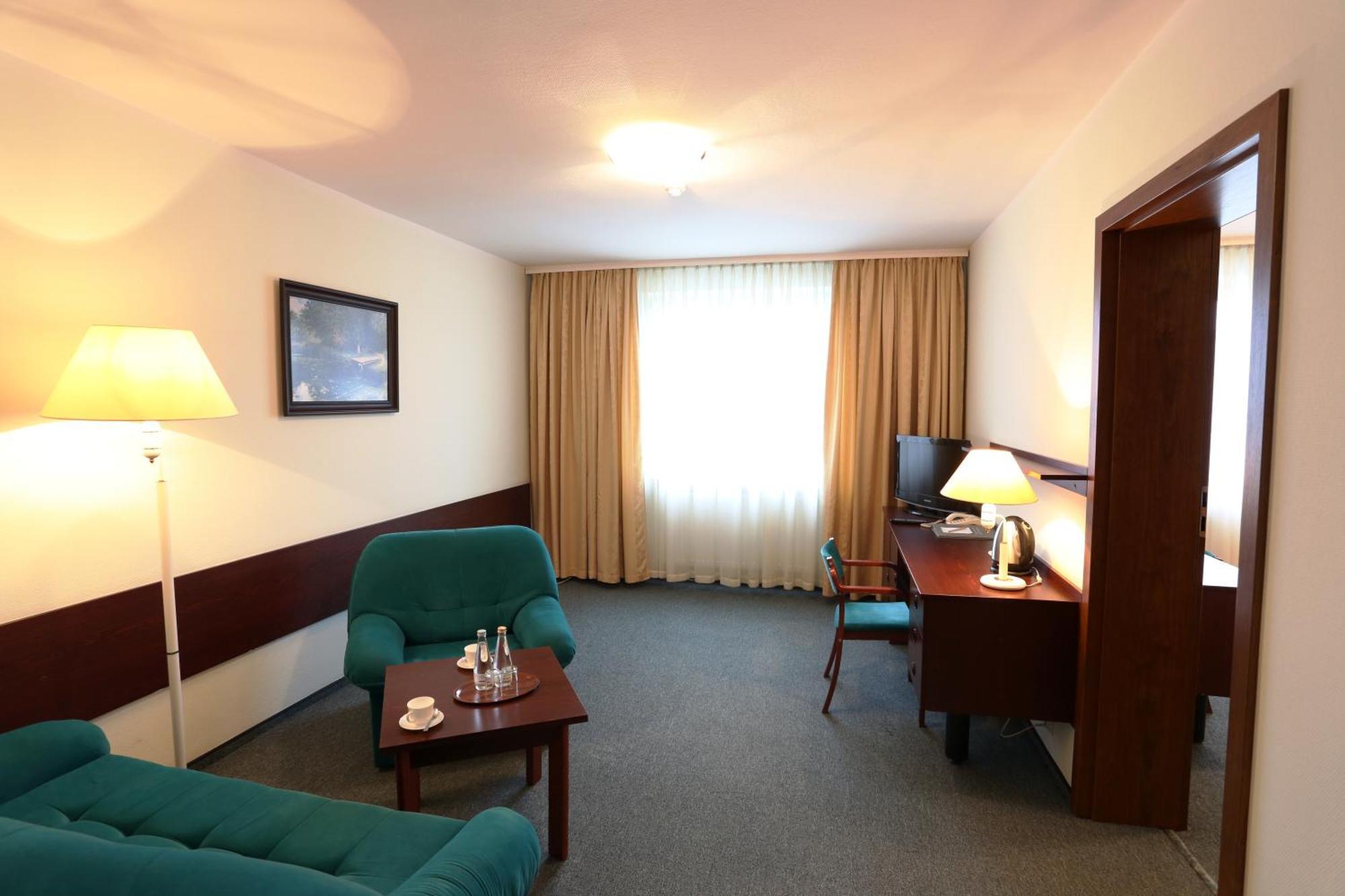 Hotel Ior Poznan Bilik gambar