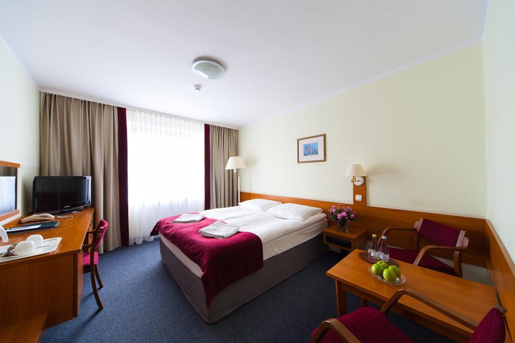 Hotel Ior Poznan Luaran gambar
